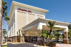 une hampton inn suites anaheimheim dans l'établissement Hampton Inn Tampa-Rocky Point, à Tampa