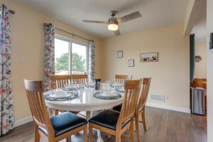 Fotografie z fotogalerie ubytování 11 Mi to Denver Pet-Friendly Home in Thornton! v destinaci Thornton