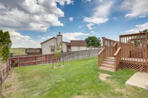 Zahrada ubytování 11 Mi to Denver Pet-Friendly Home in Thornton!