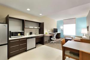 Kuchyň nebo kuchyňský kout v ubytování Home2 Suites by Hilton Middletown