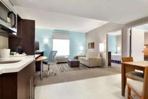 Posezení v ubytování Home2 Suites by Hilton Middletown