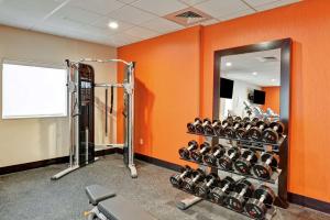Fitnesscenter och/eller fitnessfaciliteter på Home2 Suites By Hilton Meridian