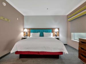 Voodi või voodid majutusasutuse Hampton Inn and Suites Lufkin toas +12 fotot