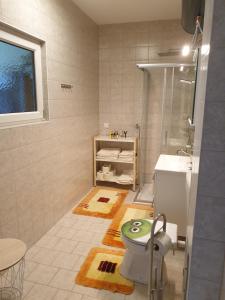 Kúpeľňa v ubytovaní Ferienwohnung mit Pool an der Apfelstraße