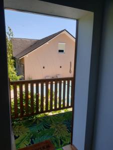 Balkón alebo terasa v ubytovaní Ferienwohnung mit Pool an der Apfelstraße