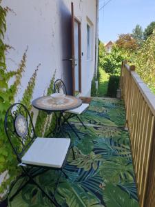 Balkón alebo terasa v ubytovaní Ferienwohnung mit Pool an der Apfelstraße