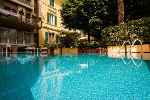 Bazén v ubytování Hotel Reale nebo v jeho okolí