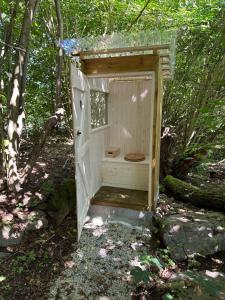 Zahrada ubytování Glamping Návary s bazénem
