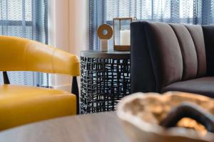 Holman Riverfront Park Hotel Salem, Tapestry By Hilton的休息区