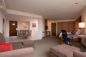 Posezení v ubytování Hampton by Hilton Guadalajara Expo