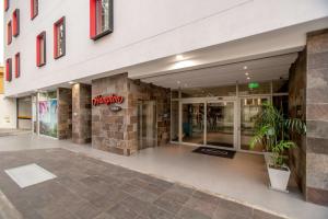 O edifício em que o hotel se localiza