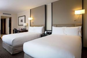Postel nebo postele na pokoji v ubytování DoubleTree by Hilton Santiago - Vitacura