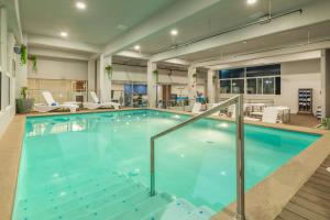 Bazén v ubytování Hampton Inn By Hilton Tijuana nebo v jeho okolí