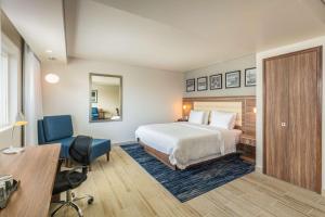 Postel nebo postele na pokoji v ubytování Hampton Inn By Hilton Tijuana