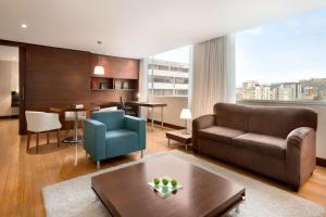 Area soggiorno di Hilton Colon Quito Hotel