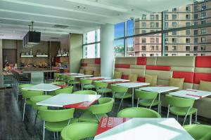 Εστιατόριο ή άλλο μέρος για φαγητό στο Hampton by Hilton Cali