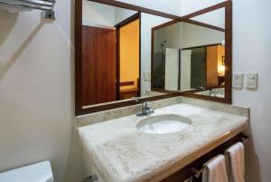 Koupelna v ubytování Hampton by Hilton San Juan del Rio + 20 fotografií