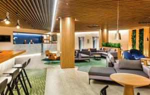 Hampton by Hilton Guarulhos Airport的休息区
