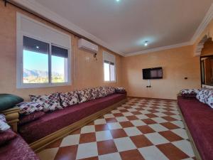 TV a/nebo společenská místnost v ubytování Apartment in home tafraoute with terrace