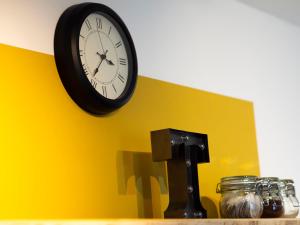 Fotografie z fotogalerie ubytování Stylish 2 bedroom apartment in the heart of Epsom town centre v destinaci Epsom