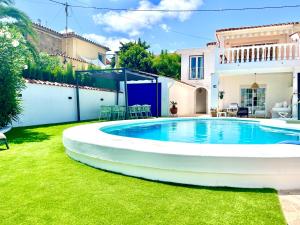 Bazén v ubytování Villa Maria by Albir Proper Properties nebo v jeho okolí