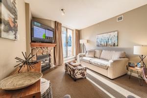Posezení v ubytování Cascade Lodge by Elevate Vacations