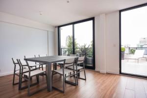 Zona de comedor en el apartamento