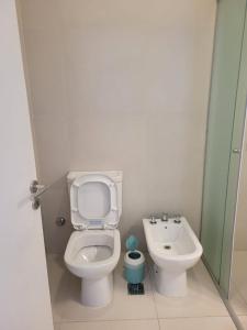 Departamento céntrico y espacioso en Río Cuarto II的一间浴室