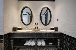 Bagno di Monarque Hotel Danang
