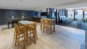 Restaurace v ubytování Oaks Perth Hotel