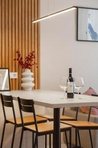Exclusive Dohany Apartment With Balcony next to the New York Café 1074 Budapest, 58 Dohány utca kép - 2
