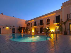 Bazén v ubytování Moresco Resort nebo v jeho okolí