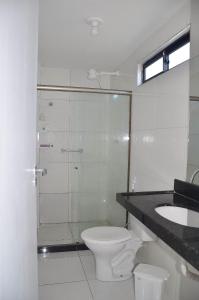 Bathroom sa Chale 5 suites, em Condominio