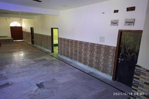 El vestíbulo o zona de recepción de OYO Hotel Madhuri