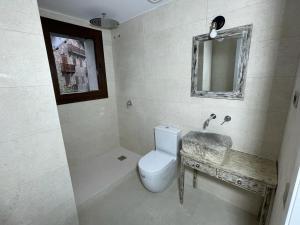 Kúpeľňa v ubytovaní CASA CON ENCANTO ESTERRI