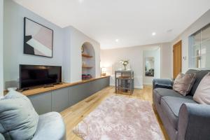 Μια τηλεόραση ή/και κέντρο ψυχαγωγίας στο Modern Living by Lawsons with FREE PARKING