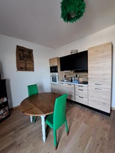 Η κουζίνα ή μικρή κουζίνα στο bel appartement avec terrasse