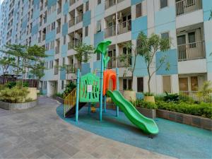 Vaikų žaidimų erdvė apgyvendinimo įstaigoje Collection O 92870 Apartement Grand Sentraland Karawang By Ipul