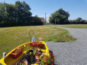 Vonkajšia záhrada v ubytovaní Grange Bouton d Or Quiet countryside location