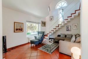Posezení v ubytování Villa La Pergola by Quokka 360 - historic villa with private pool + 37 fotografií