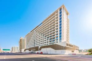 Fotografie z fotogalerie ubytování Elegant & Chic 1BR Apt w/ Full swimming pool View v Dubaji