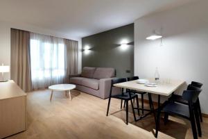 Posedenie v ubytovaní Apartaments SB Corona Tortosa