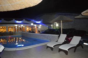Bazén v ubytování Hotel Incanto nebo v jeho okolí