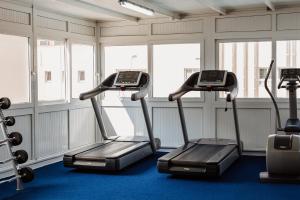 Fitness centrum a/nebo fitness zařízení v ubytování Hotel Los Delfines