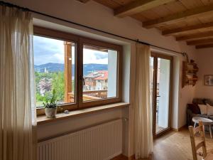Nespecifikovaný výhled na hory nebo výhled na hory při pohledu z apartmánu