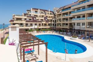 Πισίνα στο ή κοντά στο Marina Del Castillo 2076