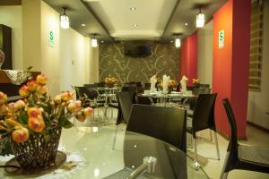Restaurace v ubytování Plaza Sur Hotel & Suites