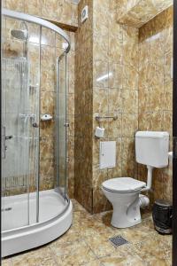 Koupelna v ubytování Lina Hotel