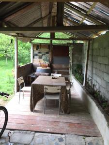 Patio nebo venkovní prostory v ubytování Mera Hostel + 37 fotografií