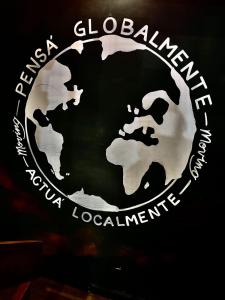 Certifikát, hodnocení, plakát nebo jiný dokument vystavený v ubytování Moving Hostel Travel Bar